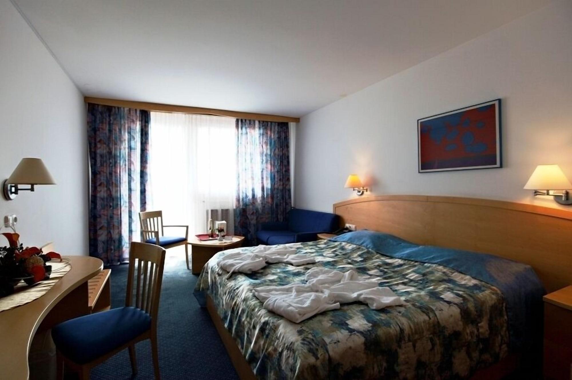 Hotel Termal - Terme 3000 - Sava Hotels & Resorts Моравске-Топлице Екстериор снимка