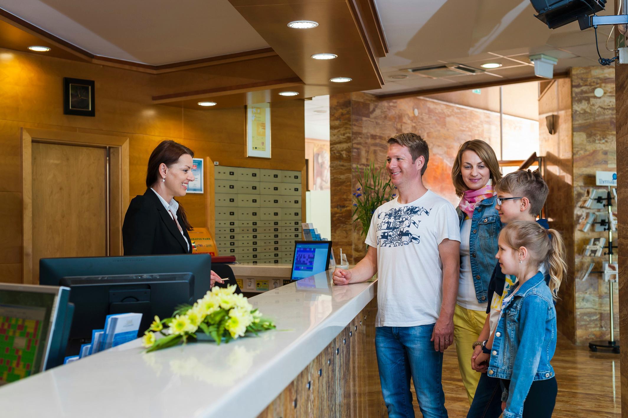 Hotel Termal - Terme 3000 - Sava Hotels & Resorts Моравске-Топлице Екстериор снимка