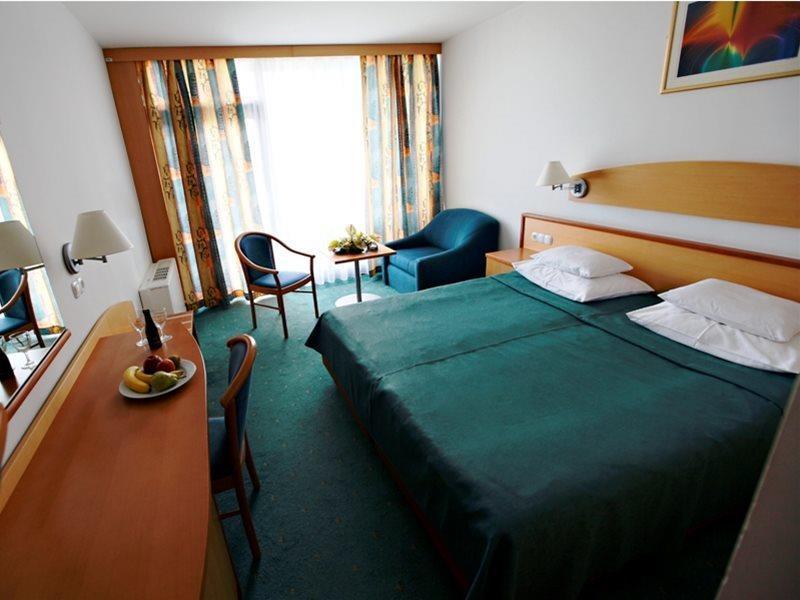Hotel Termal - Terme 3000 - Sava Hotels & Resorts Моравске-Топлице Екстериор снимка