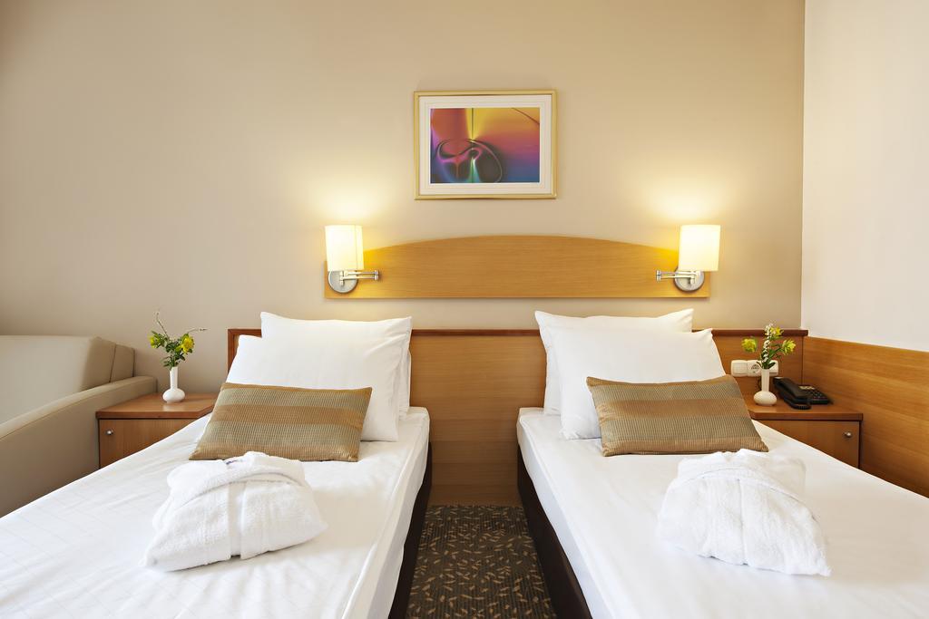 Hotel Termal - Terme 3000 - Sava Hotels & Resorts Моравске-Топлице Екстериор снимка
